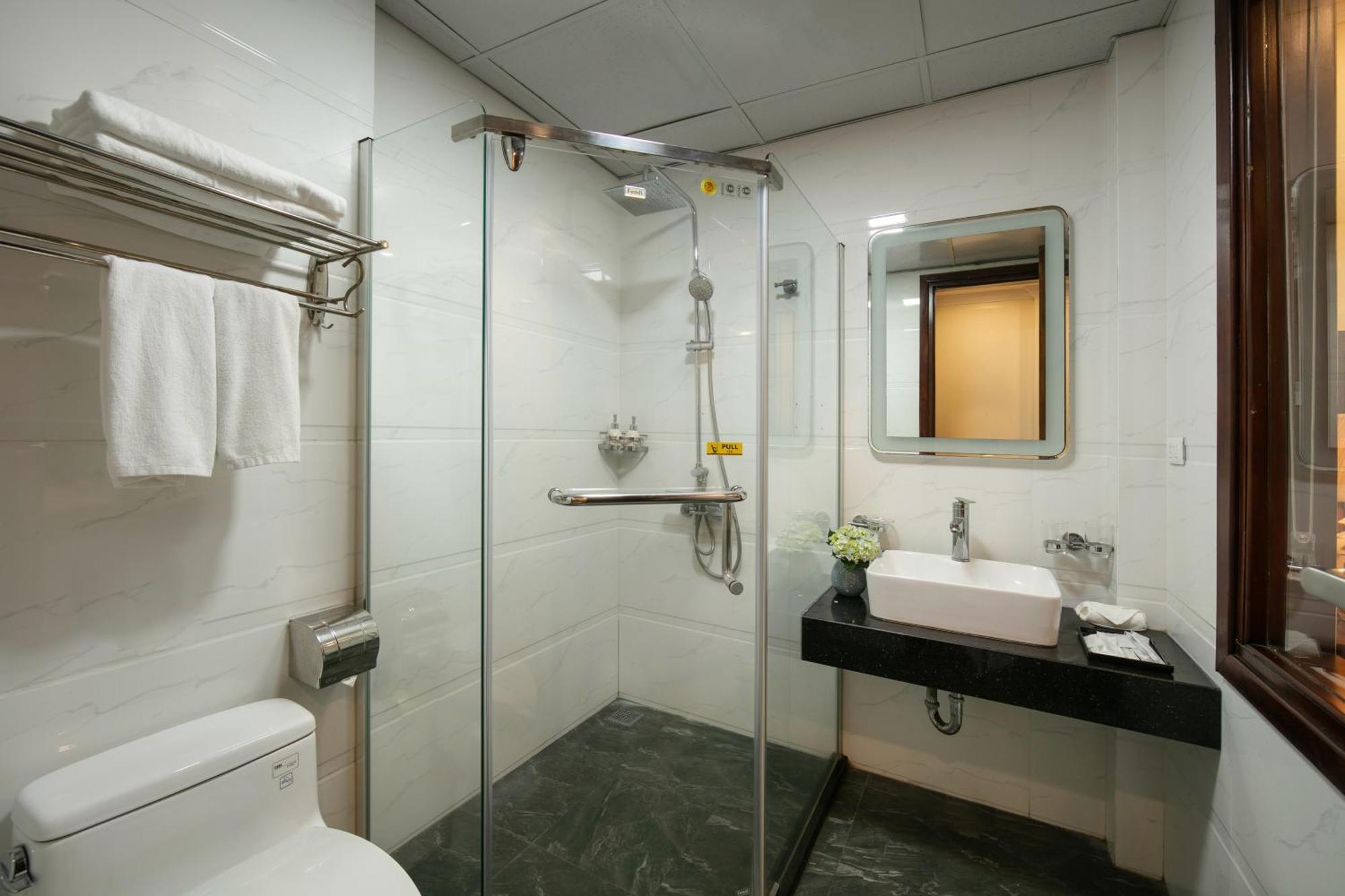 The West Hotel & Spa Hanoi Bagian luar foto