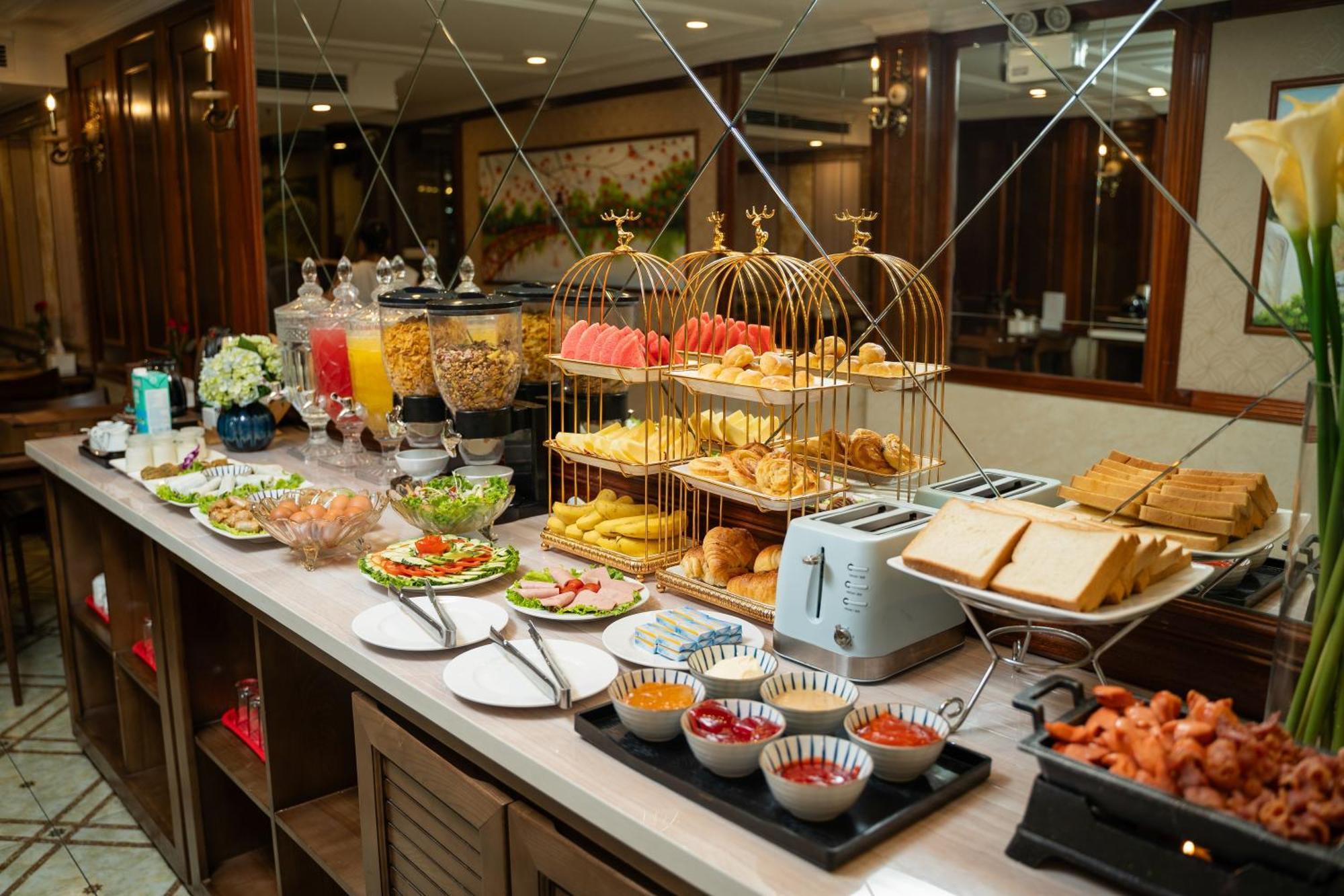 The West Hotel & Spa Hanoi Bagian luar foto